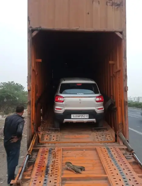 car transportation image from Vadodara to Vapi